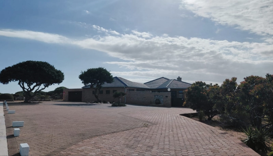 3 Bedroom Property for Sale in Stilbaai Wes Western Cape